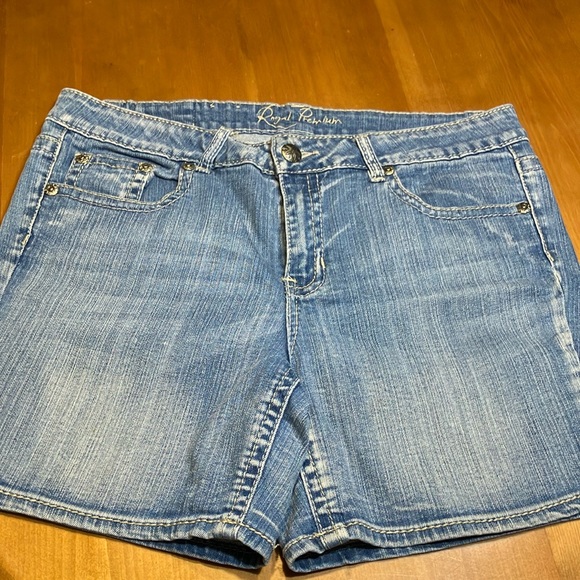 Two Pocket Short - Lynwood Floral